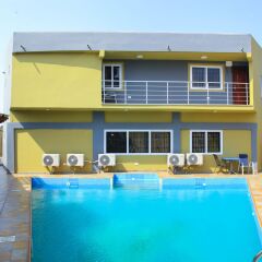 Отель Bays Luxury Lodge с домашними животными