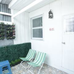 Tiger Lily Hostel Бангкок балкон