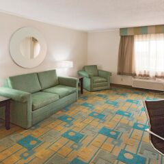Отель La Quinta Inn & Suites Meridian комната для гостей фото 3