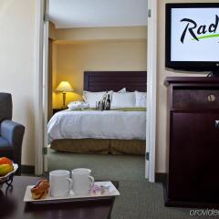 Отель Radisson Suites Hotel Toronto Airport Канада, Торонто - отзывы, цены и фото номеров - забронировать отель Radisson Suites Hotel Toronto Airport онлайн в номере