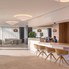 Отель H10 Casa del Mar гостиничный бар