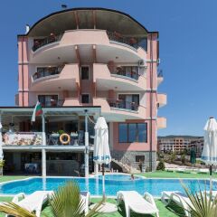 Отель Fantasy Beach Болгария, Свети Влас - отзывы, цены и фото номеров - забронировать отель Fantasy Beach онлайн бассейн фото 3