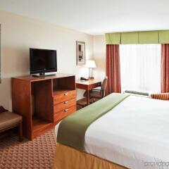 Отель Holiday Inn Express & Suites Niagara Falls США, Ниагара-Фолс - отзывы, цены и фото номеров - забронировать отель Holiday Inn Express & Suites Niagara Falls онлайн удобства в номере фото 2