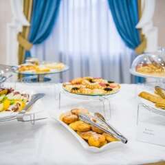 Гостиница AISHA BIBI hotel & apartments Казахстан, Нур-Султан - отзывы, цены и фото номеров - забронировать гостиницу AISHA BIBI hotel & apartments онлайн питание фото 3