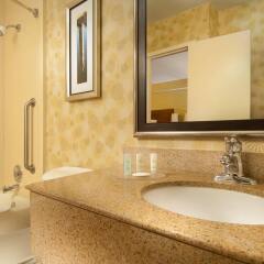 Отель Comfort Inn Downtown DC/Convention Center США, Вашингтон - отзывы, цены и фото номеров - забронировать отель Comfort Inn Downtown DC/Convention Center онлайн ванная фото 2