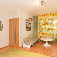Апартаменты Apartment on Blyukhera комната для гостей фото 4