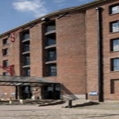 Отель Holiday Inn Express Liverpool-Albert Dock Великобритания, Ливерпуль - отзывы, цены и фото номеров - забронировать отель Holiday Inn Express Liverpool-Albert Dock онлайн городской автобус