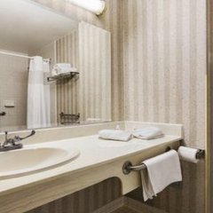 Days Inn by Wyndham Toronto East Lakeview in Toronto, Canada from 144$, photos, reviews - zenhotels.com bathroom photo 3