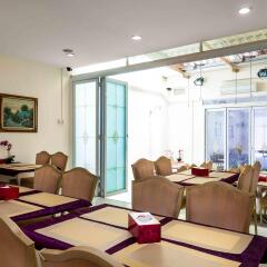 Jayleen Clarke Quay Hotel интерьер отеля