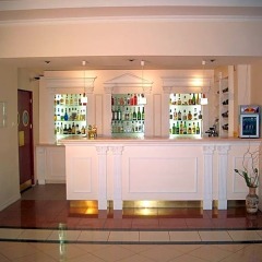 Hotel Holiday Park гостиничный бар