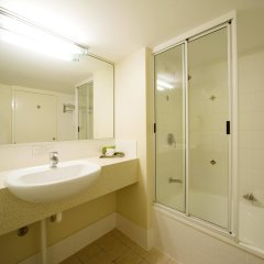 Airlie Beach Hotel in Airlie Beach, Australia from 206$, photos, reviews - zenhotels.com bathroom