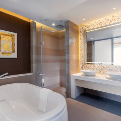 Отель Grand Mercure Phuket Patong 5* Стандартный номер с различными типами кроватей фото 6
