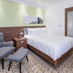 Отель Hampton by Hilton Gdansk Oliwa комната для гостей фото 6
