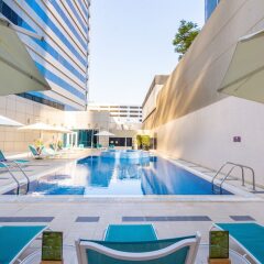 Отель Premier Inn Abu Dhabi Capital Centre бассейн фото 3