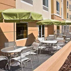 Отель Fairfield Inn And Suites By Marriott Lake City Лейк-Сити
