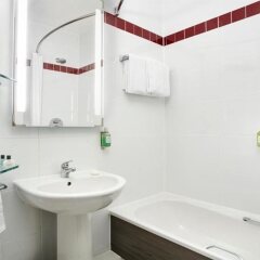 Отель Jurys Inn Brighton Великобритания, Брайтон - 1 отзыв об отеле, цены и фото номеров - забронировать отель Jurys Inn Brighton онлайн ванная