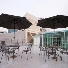 Отель D.H Sinchon Guesthouse Южная Корея, Сеул - отзывы, цены и фото номеров - забронировать отель D.H Sinchon Guesthouse онлайн бассейн