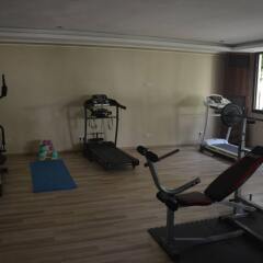 Drita Hotel фитнесс-зал