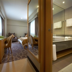 Отель Berjaya Makati Hotel Филиппины, Макати - отзывы, цены и фото номеров - забронировать отель Berjaya Makati Hotel онлайн ванная