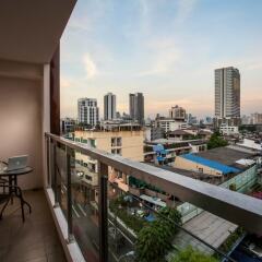 Отель The Aim Sathorn Hotel Таиланд, Бангкок - отзывы, цены и фото номеров - забронировать отель The Aim Sathorn Hotel онлайн балкон