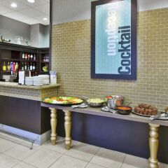 Отель Embassy Suites Columbus-Airport Колумбус
