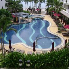 Отель Imperial Hua Hin Beach Resort бассейн