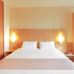 Отель ibis Paris 17 Clichy-Batignolles - formerly Berthier Франция, Париж - 10 отзывов об отеле, цены и фото номеров - забронировать отель ibis Paris 17 Clichy-Batignolles - formerly Berthier онлайн комната для гостей фото 4
