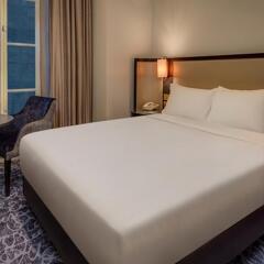 Отель Hilton London Euston 4* Стандартный семейный номер с двуспальной кроватью фото 3