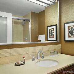 Sheraton Cavalier Saskatoon Hotel ванная