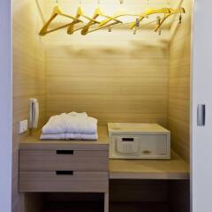 Trinity Silom Hotel сейф в номере