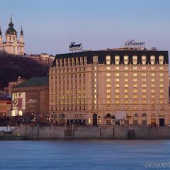 Fairmont Grand Hotel Kyiv Киев городской автобус
