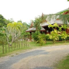 Отель Krabi Thai Village Resort парковка