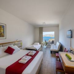 Queen's Bay Hotel комната для гостей фото 5