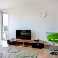 Отель Greenwich Two Bed Flat, with Pool &Parking комната для гостей фото 5