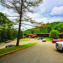 Отель Jenny Wiley State Resort Park спортивное сооружение