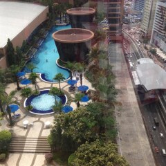 Отель Kl Bukit Bintang Suites At Times Square Малайзия, Куала-Лумпур - отзывы, цены и фото номеров - забронировать отель Kl Bukit Bintang Suites At Times Square онлайн бассейн