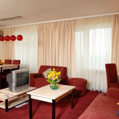 Гостиница 7 Дней Каменец-Подольский комната для гостей фото 2