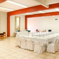 Отель Vista Junior Guadalajara
