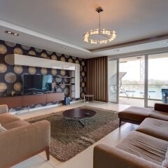 Отель Contemporary, Luxury Apartment With Valletta and Harbour Views Мальта, Слима - отзывы, цены и фото номеров - забронировать отель Contemporary, Luxury Apartment With Valletta and Harbour Views онлайн комната для гостей