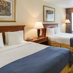 Отель Clarion Inn I-10 East at Beltway комната для гостей фото 3