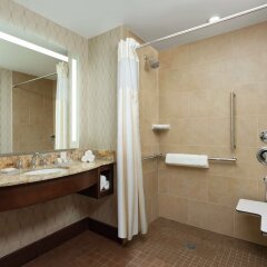 Отель Hilton Garden Inn Washington DC/Georgetown Area США, Вашингтон - отзывы, цены и фото номеров - забронировать отель Hilton Garden Inn Washington DC/Georgetown Area онлайн ванная фото 2