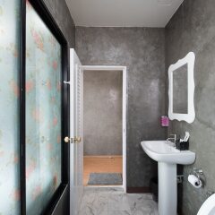 OYO 106 5 Chang Palace Hotel Бангкок ванная фото 2