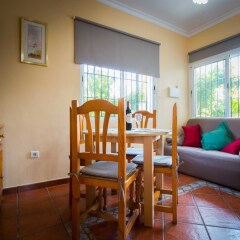 Отель Holidays2Torremolinos Low Cost 2 Торремолинос комната для гостей фото 3