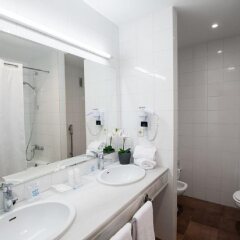 Hotel PYR Marbella ванная