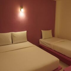 Отель Pakgasri Guest House комната для гостей