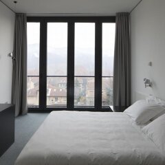 Отель DUPARC Contemporary Suites сейф в номере