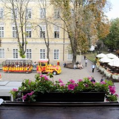 Гостиница Мини-отель «На площади» Украина, Львов - 1 отзыв об отеле, цены и фото номеров - забронировать гостиницу Мини-отель «На площади» онлайн балкон