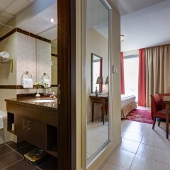 Abidos Hotel Apartment, Dubailand ванная