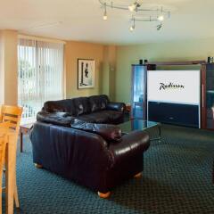 Отель Radisson Jfk Airport США, Нью-Йорк - отзывы, цены и фото номеров - забронировать отель Radisson Jfk Airport онлайн комната для гостей фото 3