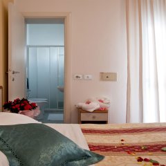 Отель Silvie Rose Италия, Чезенатико - 1 отзыв об отеле, цены и фото номеров - забронировать отель Silvie Rose онлайн ванная